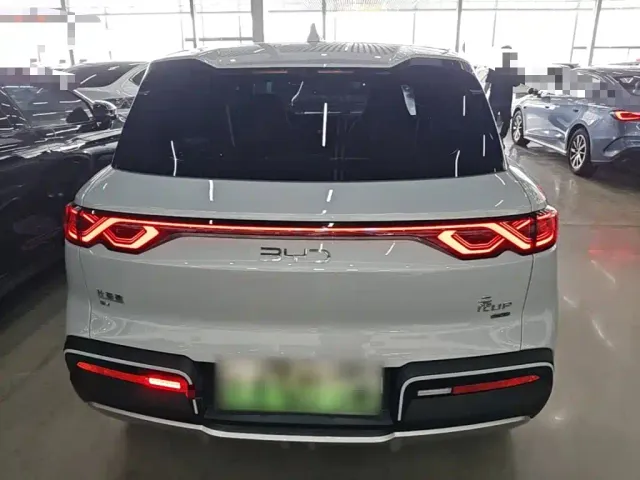 BYD Yuan UP — Фото автомобиля 5