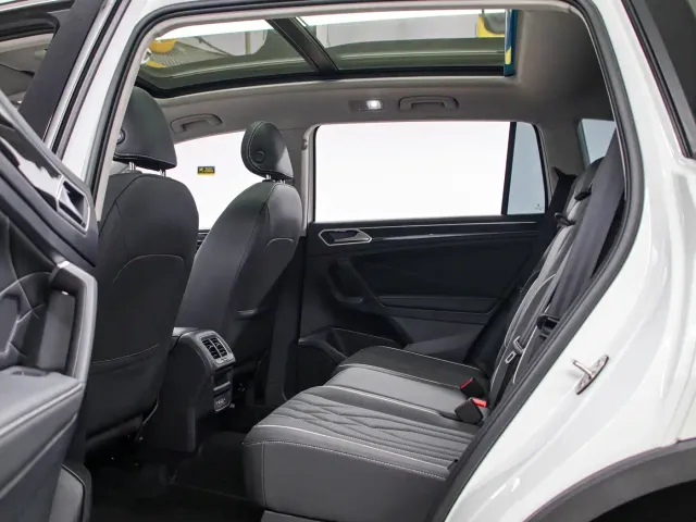 Volkswagen Tiguan L — Фото автомобиля 15