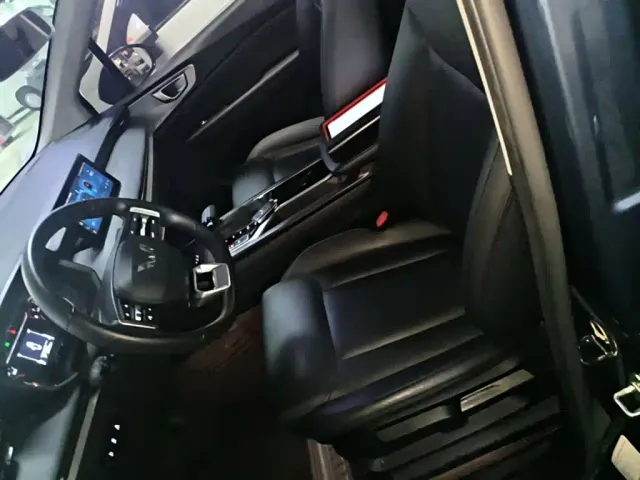 Wuling Jiachen — Фото автомобиля 14