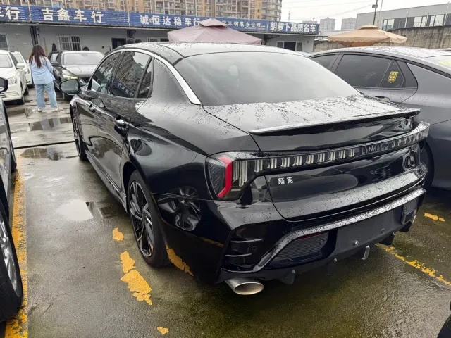 Lynk & Co 03 — Фото автомобиля 17