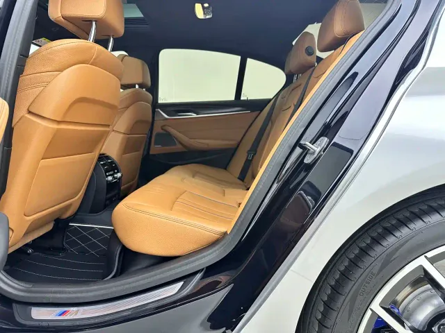 BMW 5 Series — Фото автомобиля 4