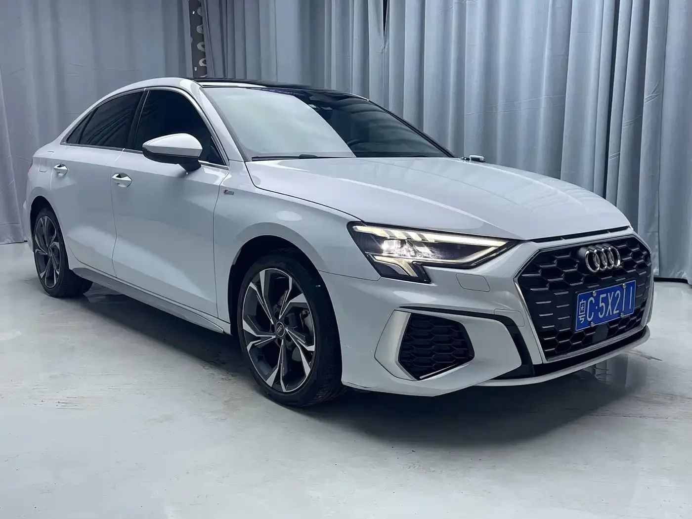 Audi Audi A3 2022 A3L Limousine 35 TFSI Luxury Sport — Фото автомобиля 3