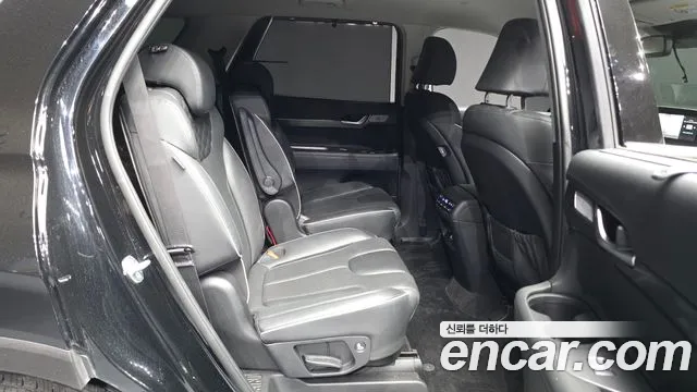 Hyundai Palisade Palisade Дизель 2.2 2WD — Фото автомобиля 12