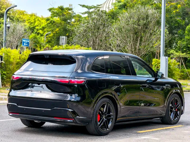 Aito M6 — Фото автомобиля 5