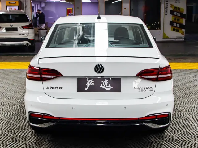 Volkswagen Lavida — Фото автомобиля 21