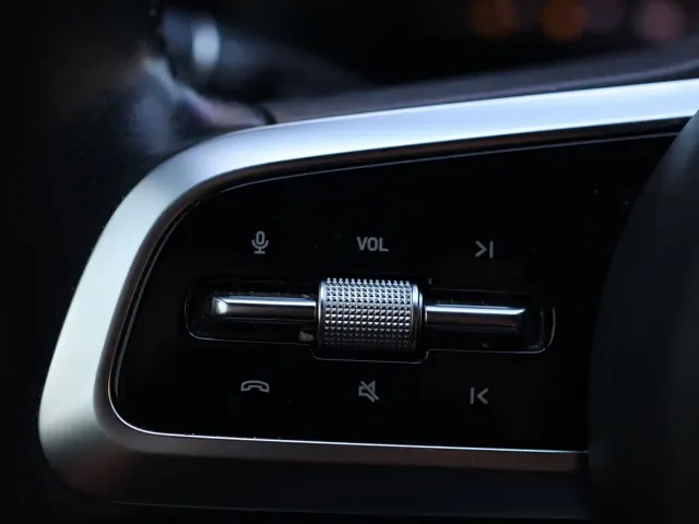 Li Auto ONE — Фото автомобиля 12