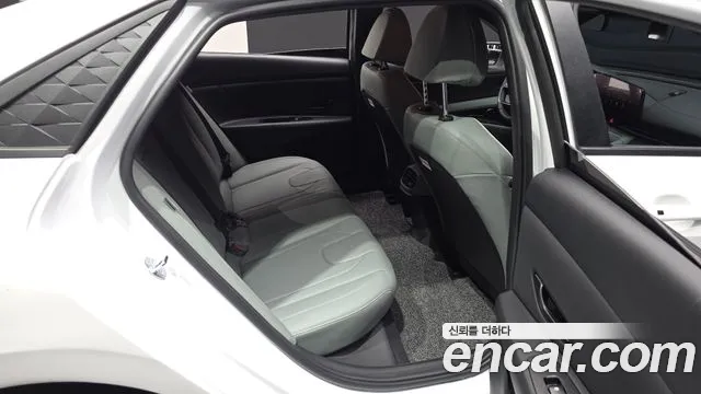 Hyundai AVANTE Новый Avante (CN7) — Фото автомобиля 9