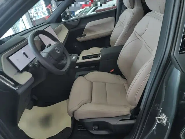 Volvo XC70 Plug-in Hybrid — Фото автомобиля 14