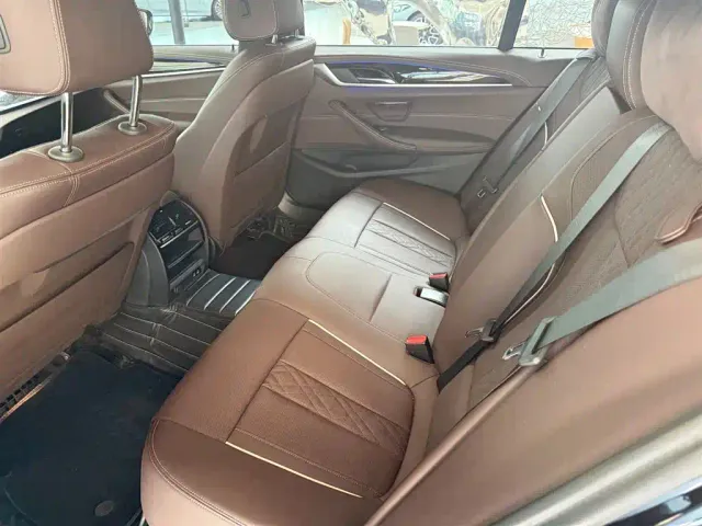 BMW 5 Series — Фото автомобиля 6