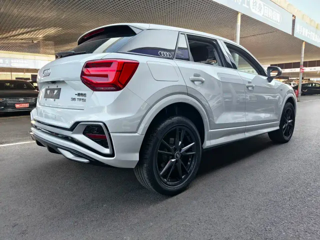 Audi Q2L — Фото автомобиля 5