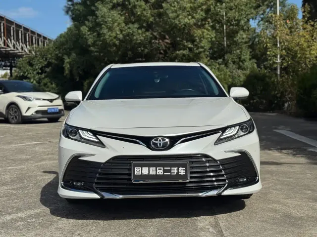 Toyota Camry — Фото автомобиля 2