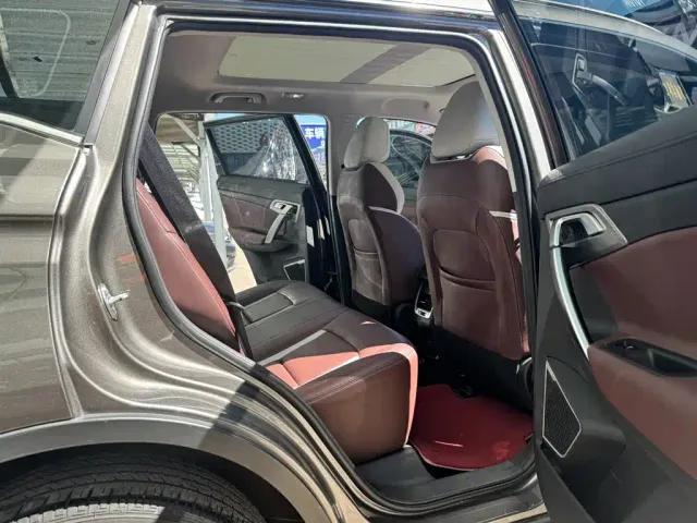 Geely Boyue — Фото автомобиля 18