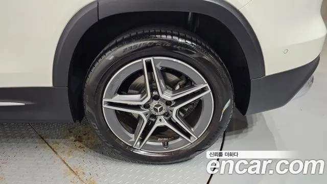 Mercedes-Benz GLB-Class — Фото автомобиля 21