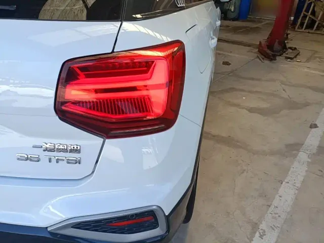 Audi Q2L — Фото автомобиля 7
