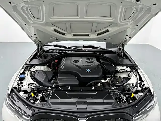 BMW BMW 3 Series 2022 325i M Sport Shadow Edition — Фото автомобиля 9