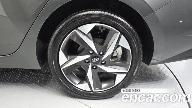 Hyundai Avante — Фото автомобиля 5