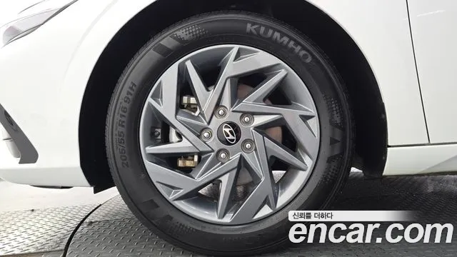 Hyundai Avante CN7 — Фото автомобиля 5