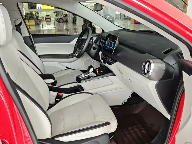 BYD Yuan Pro — Фото автомобиля 14