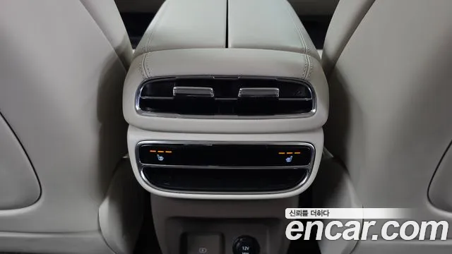 Genesis GV80 — Фото автомобиля 25