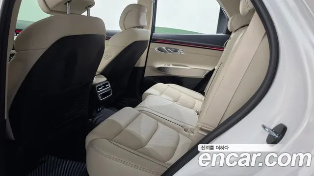 Genesis GV70 — Фото автомобиля 25