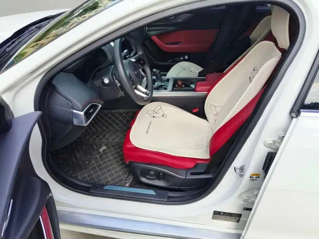 Jaguar XEL — Фото автомобиля 8