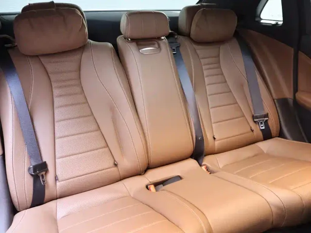 Mercedes-Benz E-Class — Фото автомобиля 23