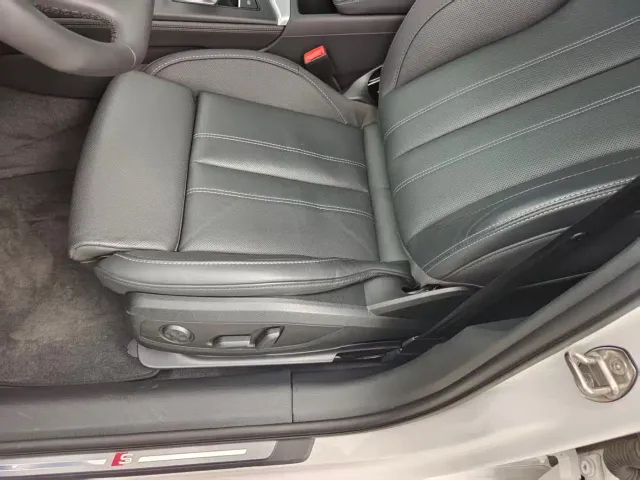 Audi A4L — Фото автомобиля 21