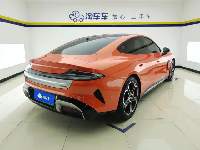 Xiaomi SU7 — Фото автомобиля 3