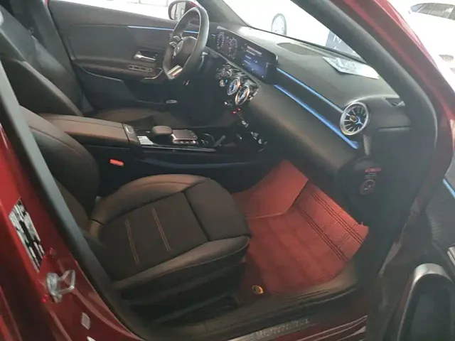Mercedes-Benz A-Class — Фото автомобиля 24