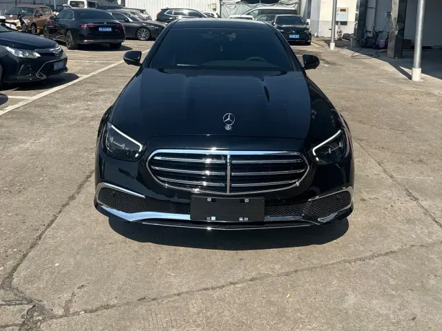 Mercedes-Benz E-Class — Фото автомобиля 2