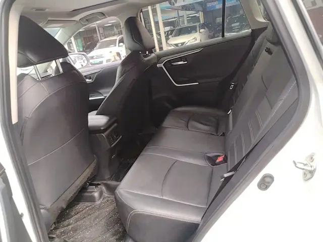 Toyota Wildlander — Фото автомобиля 16