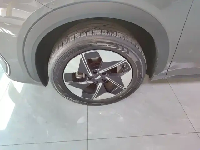 Geely Galaxy E5 — Фото автомобиля 22