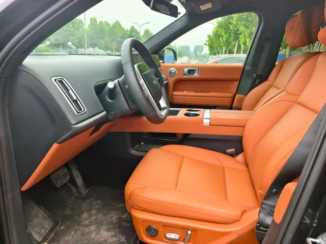 Li Auto L6 — Фото автомобиля 7