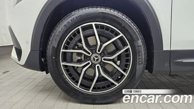 Mercedes-Benz EQB — Фото автомобиля 5
