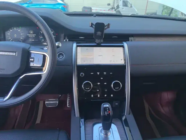 Land Rover Discovery Sport — Фото автомобиля 12