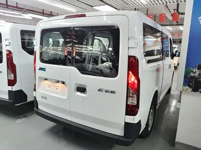 JMC E-Fushun — Фото автомобиля 6