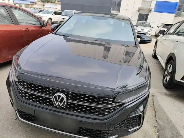 Volkswagen Passat — Фото автомобиля 2