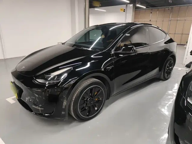 Фотография автомобиля — Tesla Model Y