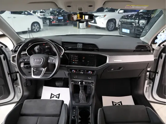 Audi Q3 — Фото автомобиля 11