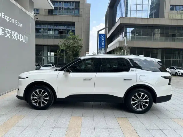 Ford Edge — Фото автомобиля 3