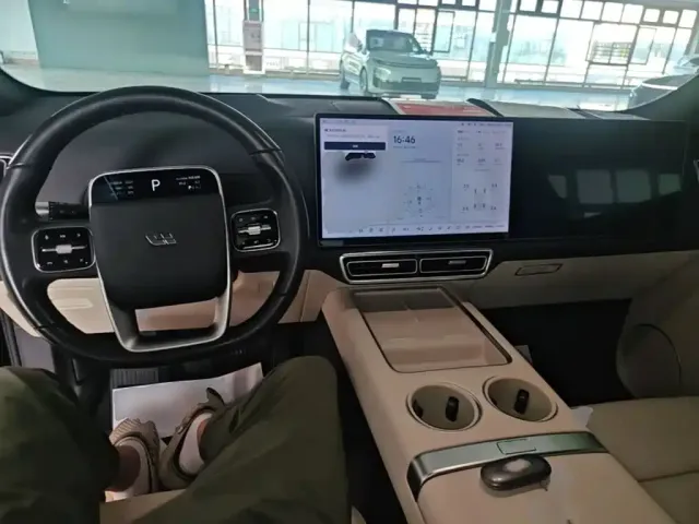 Li Auto L7 — Фото автомобиля 9