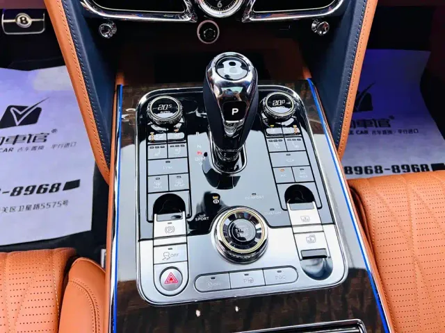 Bentley Flying Spur — Фото автомобиля 14