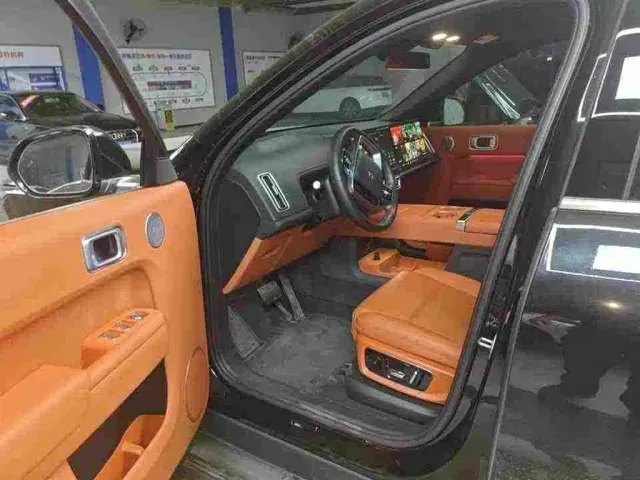 Li Auto L9 — Фото автомобиля 7