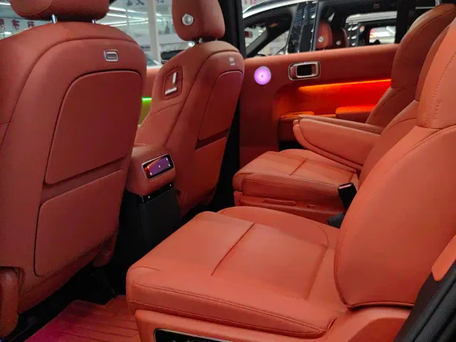 Li Auto L9 — Фото автомобиля 10