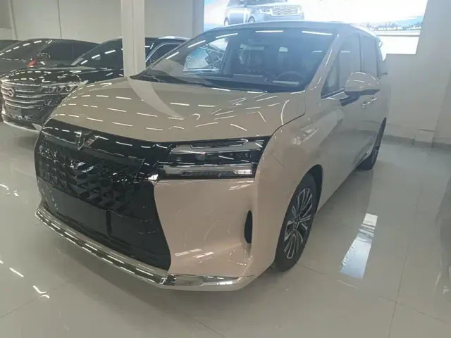 Фотография автомобиля — Wuling Starlight 730