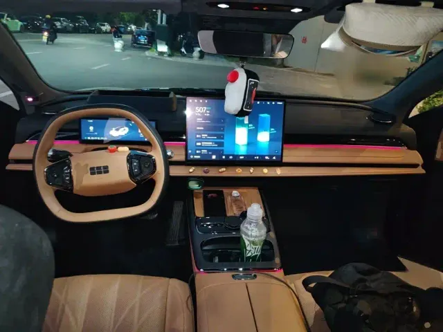 Geely Galaxy Xingyao 8 — Фото автомобиля 12