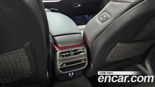 Genesis GV70 — Фото автомобиля 27