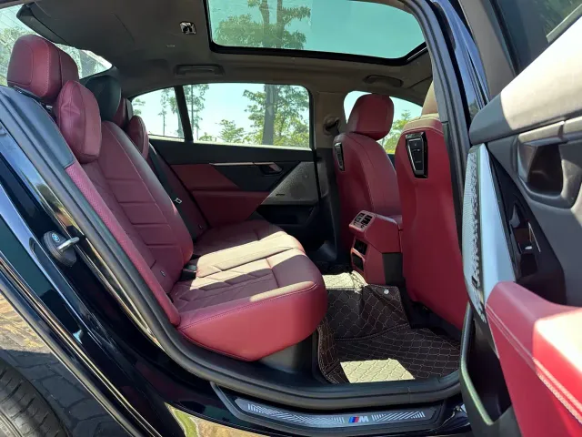 BMW 5 Series — Фото автомобиля 14