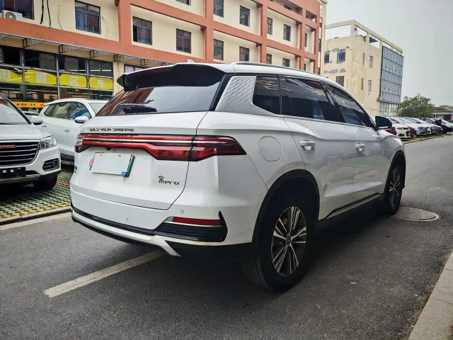 BYD Song Pro — Фото автомобиля 8