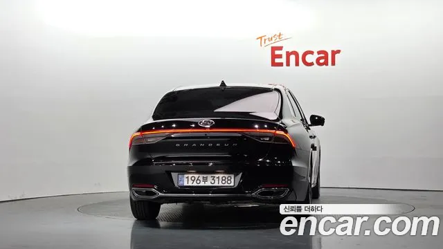 Hyundai Grandeur (New) Hybrid — Фото автомобиля 4